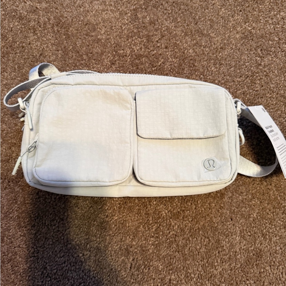 Lululemon Multi-Pocket Crossbody Bag 2.5L-NWT
